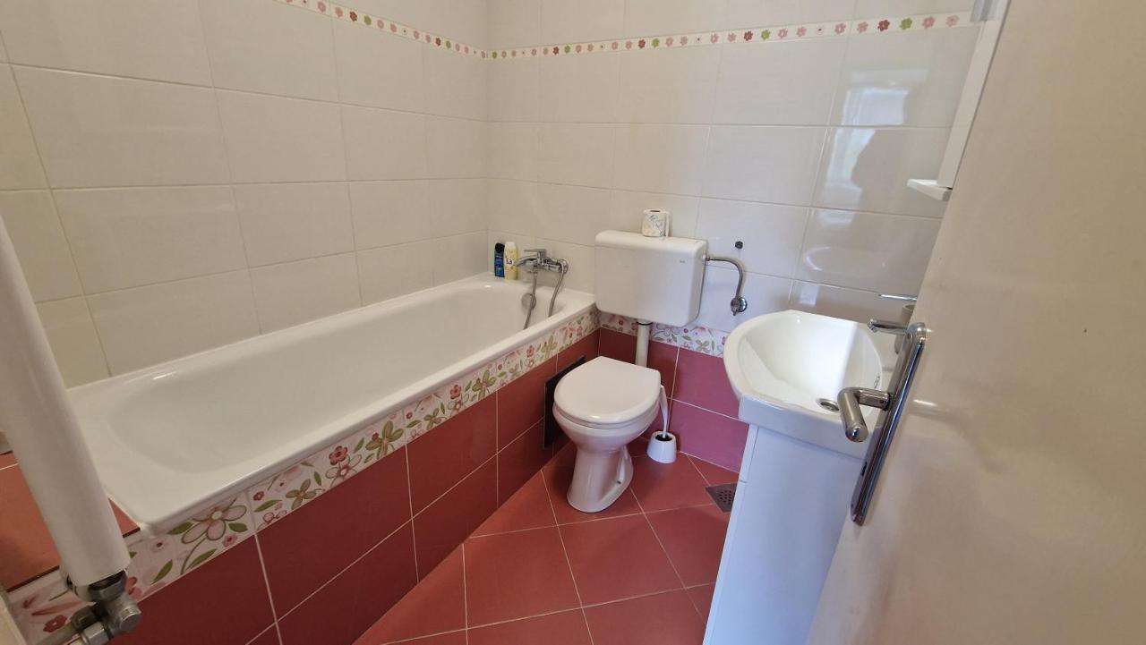 Lovely Condo With Free Parking Любляна Экстерьер фото